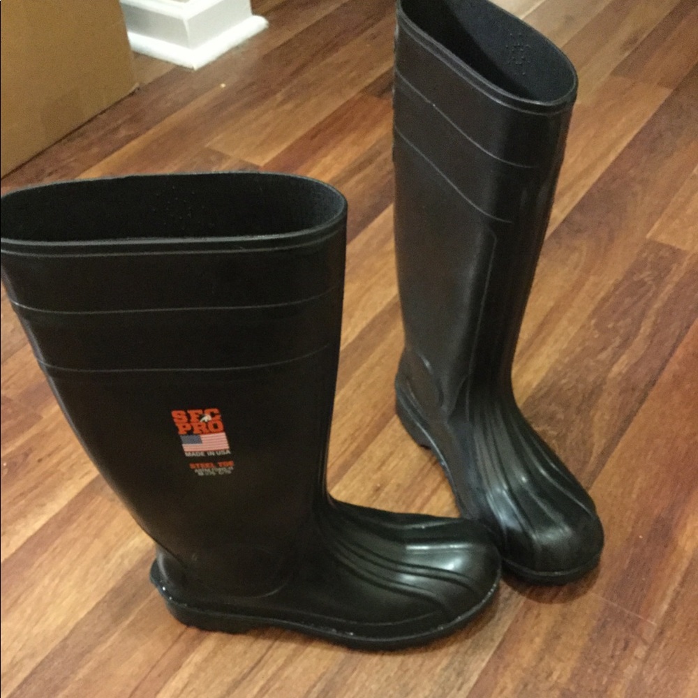 Women’s 8 men’s 6 steel toe slip resist